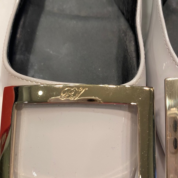 Roger Vivier Gray Patent Trompette Flats - Picture 2 of 7